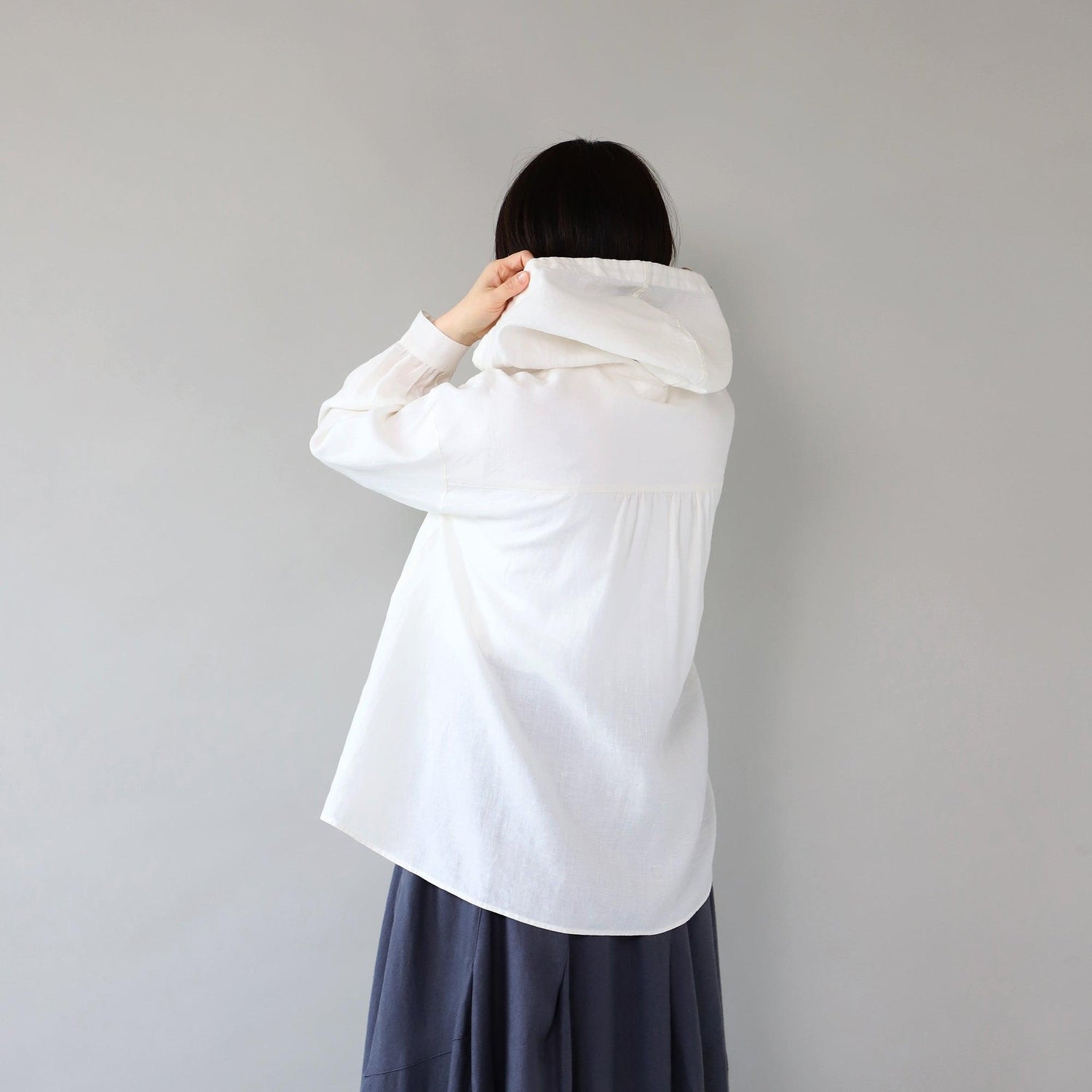 WE2501G006 ヘンプフーディシャツ