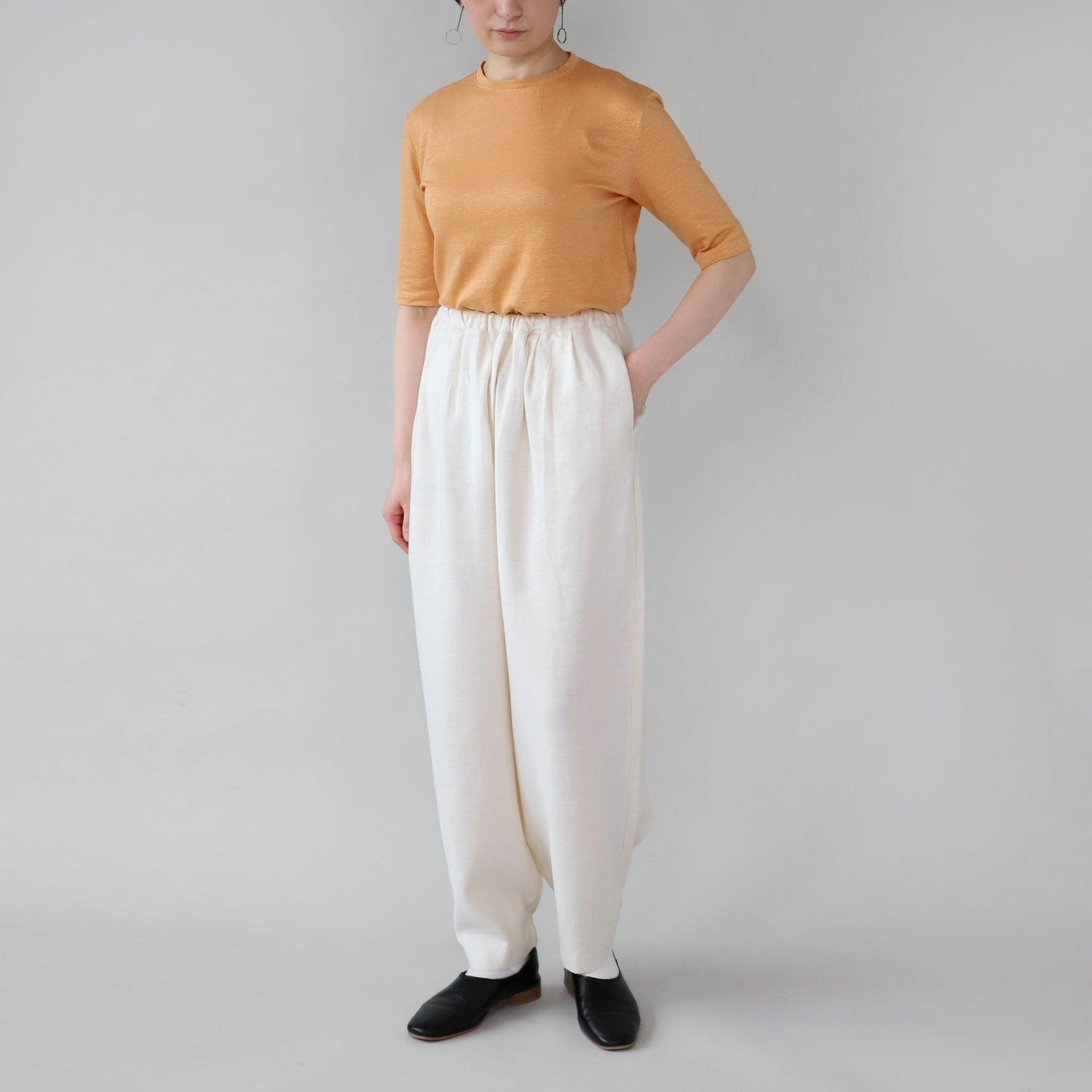 ヘンプキャンバスパンツ WE2301G009 White 全身