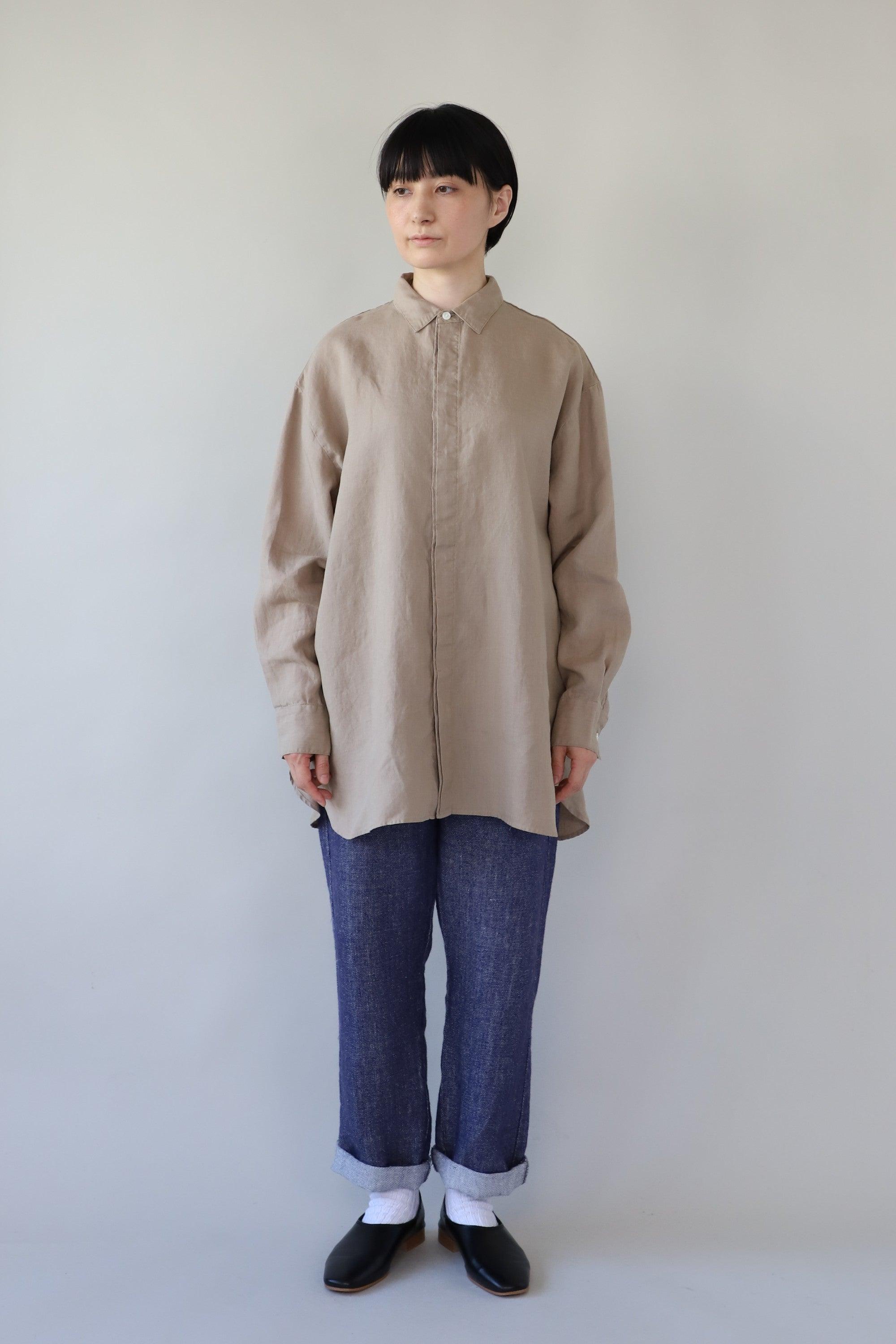 ヘンプショップシャツ WE2301G003 Beige 全身