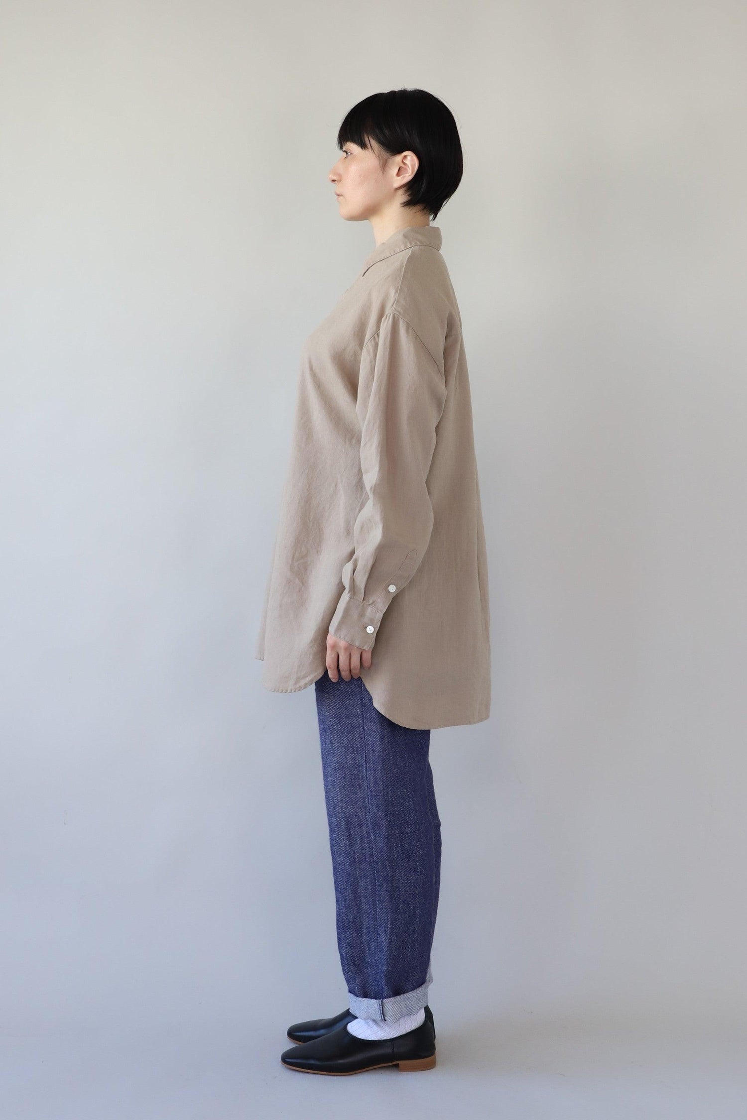 ヘンプショップシャツ WE2301G003 Beige 全身