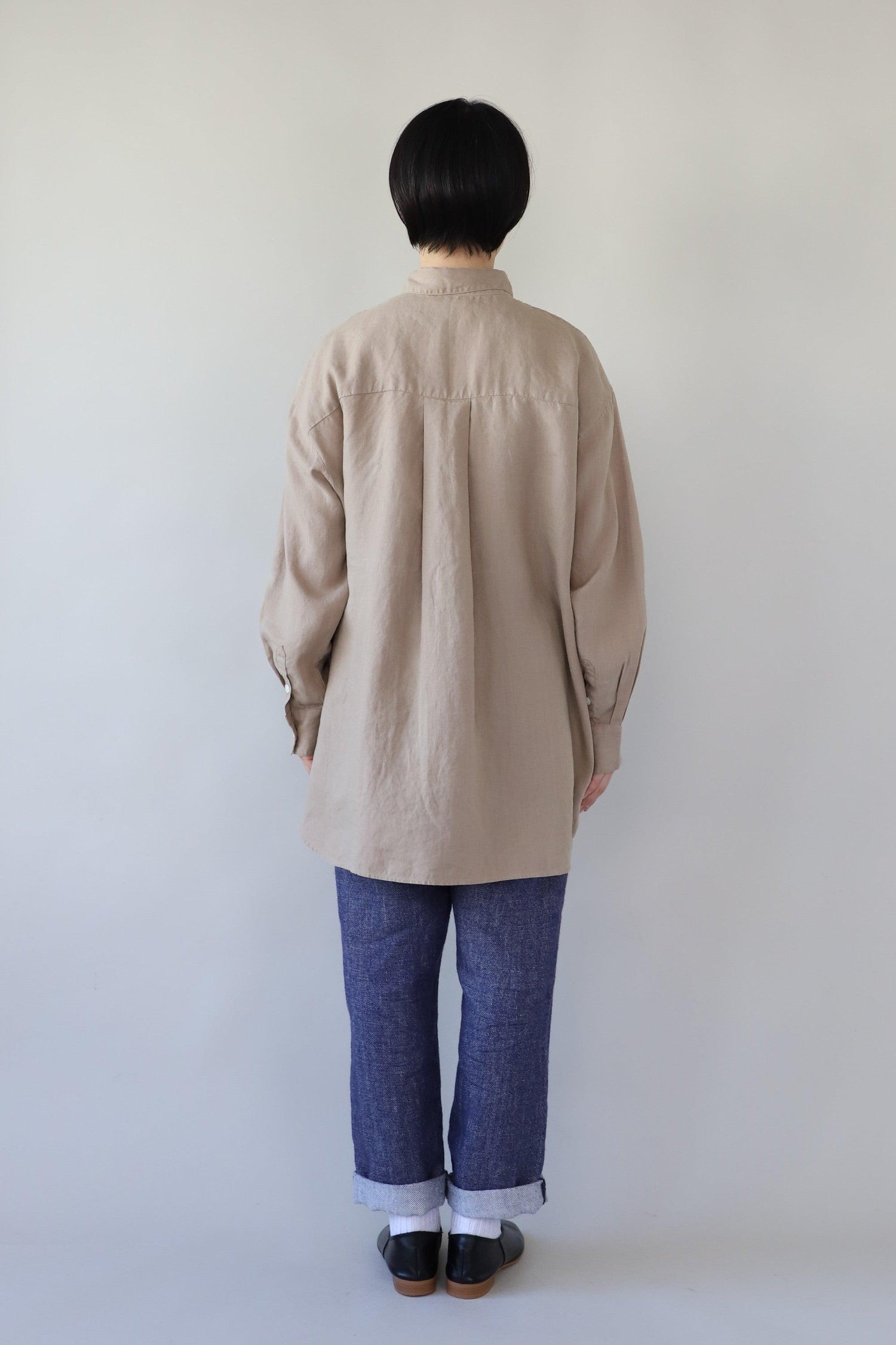 ヘンプショップシャツ WE2301G003 Beige 全身
